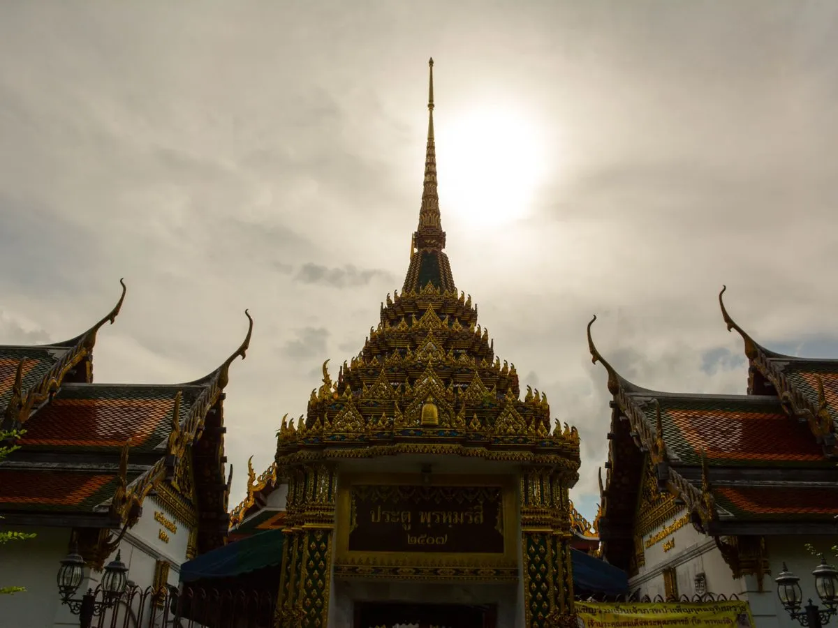 Wat Rakang Kositaram | TakeMeTour