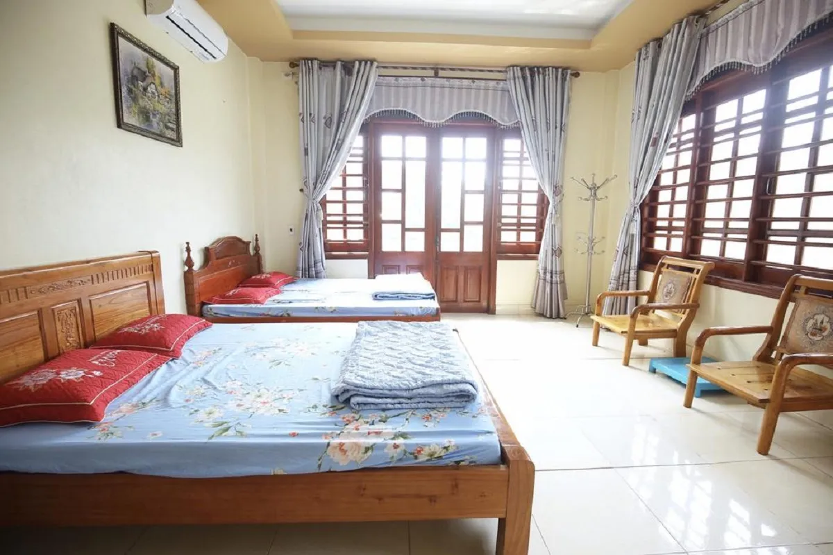 Phòng nghỉ đầy đủ tiện nghi, view biển Sầm Sơn đẹp long lanh