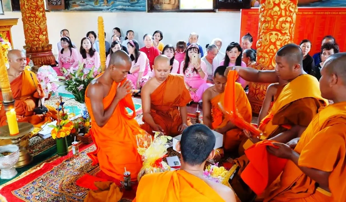 Lễ Kathina – dâng y cà sa - Chùa Monivongsa Bopharam