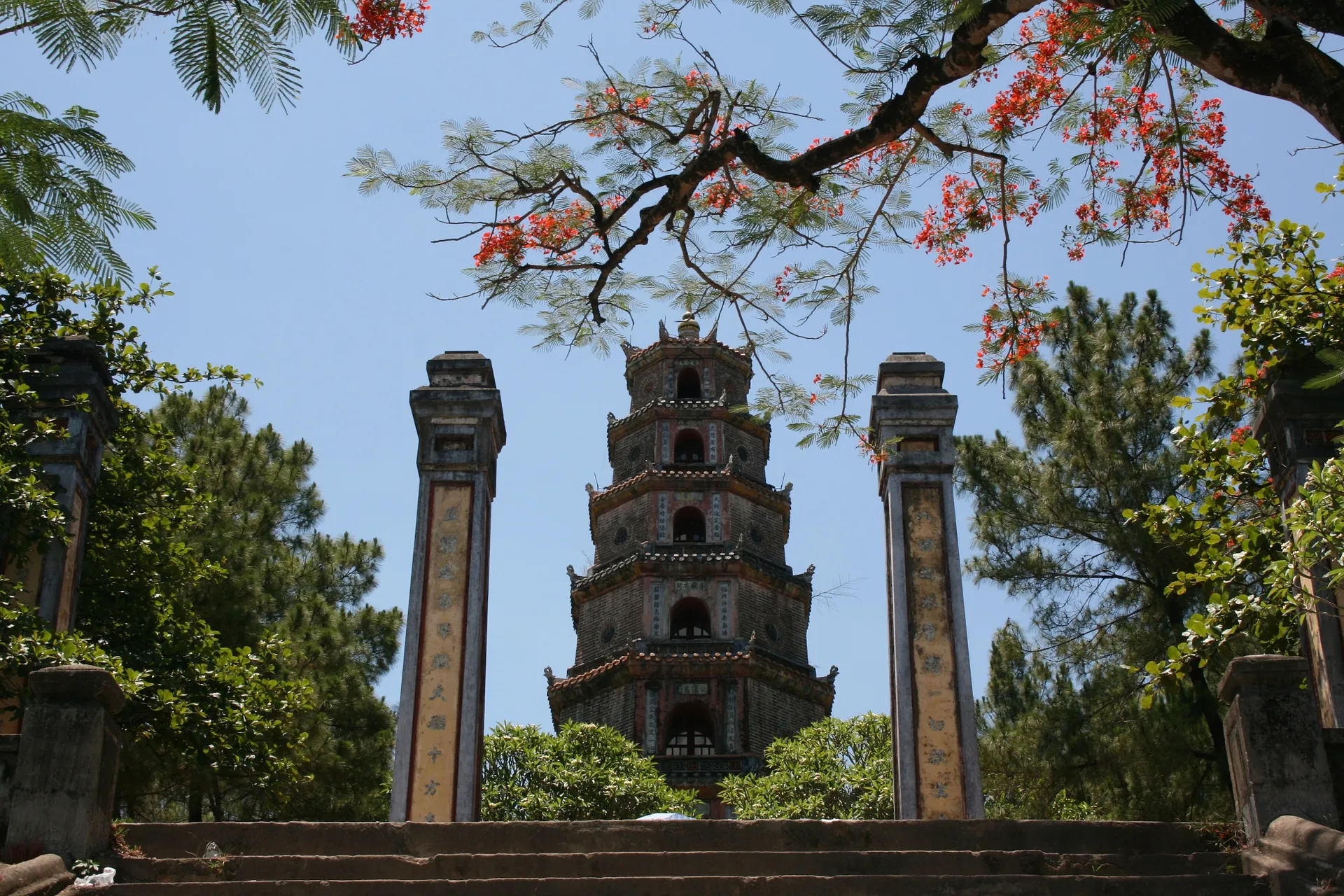 View of Thien mu pagoda
