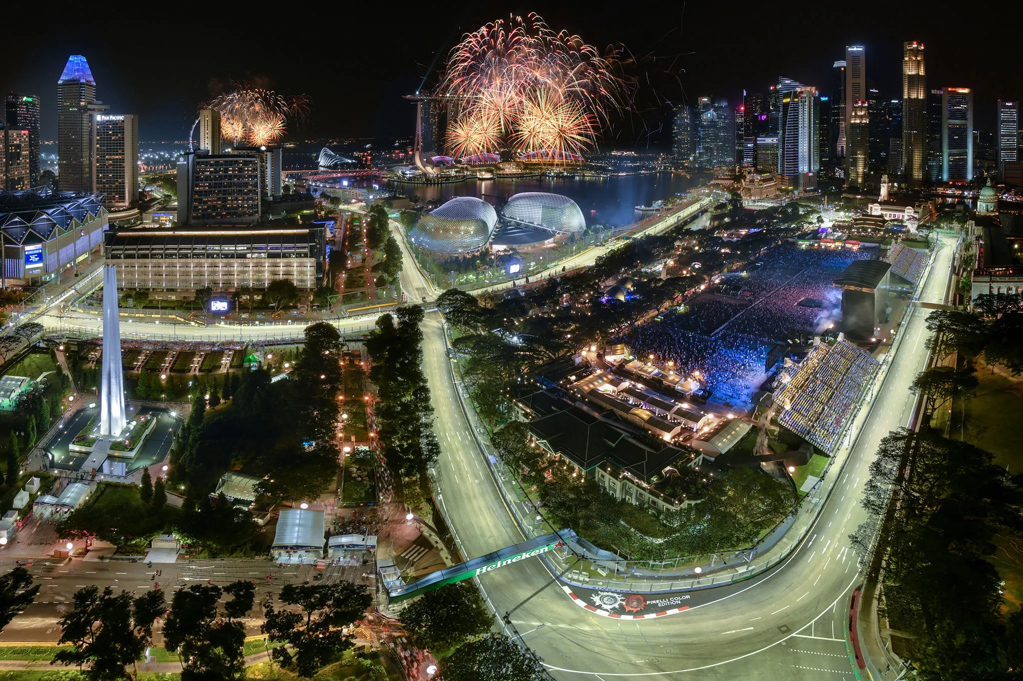 Singapore đi tiên phong trong cuộc đua F1 đêm đầu tiên
