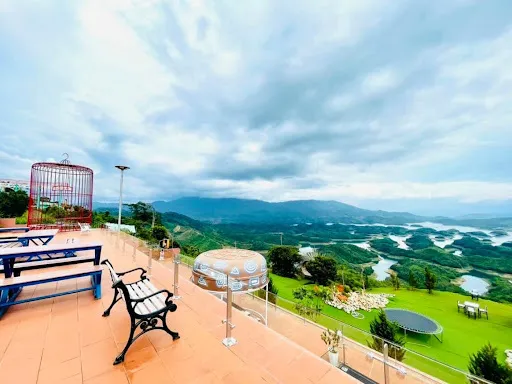 View hồ Tà Dùng nhìn từ 1 home stay (ảnh nguồn: internet)