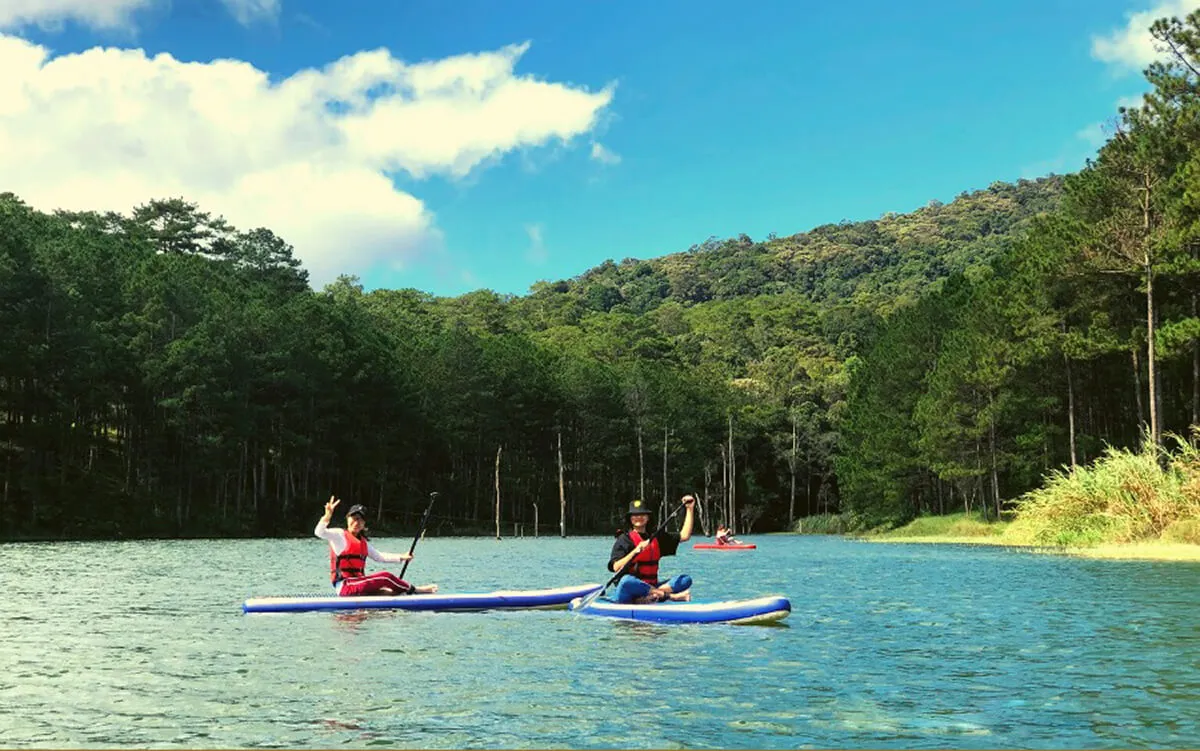 Chèo thuyền Kayak hồ Tuyền Lâm