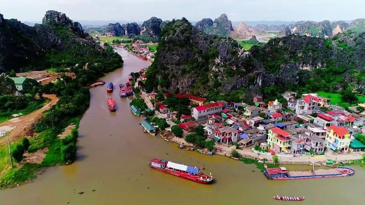 Kenh Ga Floating Village