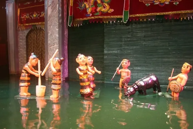 Enjoy the art of "water puppetry"