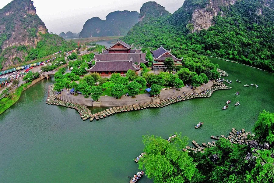 Trang An Scenic Landscape Complex, the beauty of "Ha Long Bay on land"