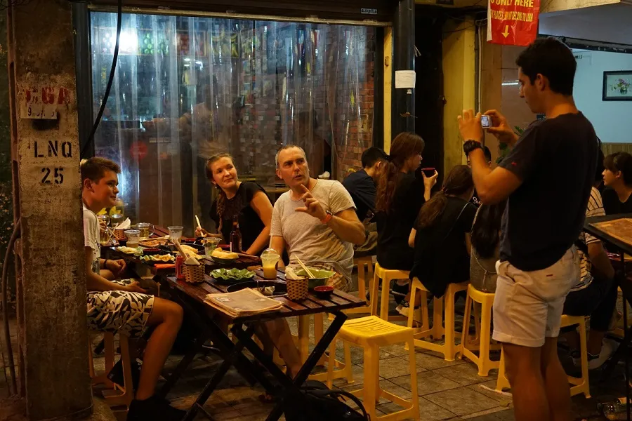 Old Town cuisine attracts foreign tourists