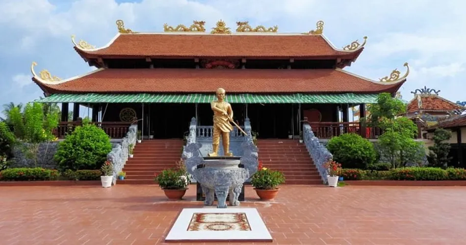 Nguyen Trung Truc Temple in Phu Quoc Dau Ganh