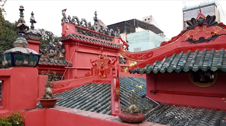 Chùa Ngọc Hoàng với lối kiến trúc mang nhiều nét của phong cách Trung Hoa