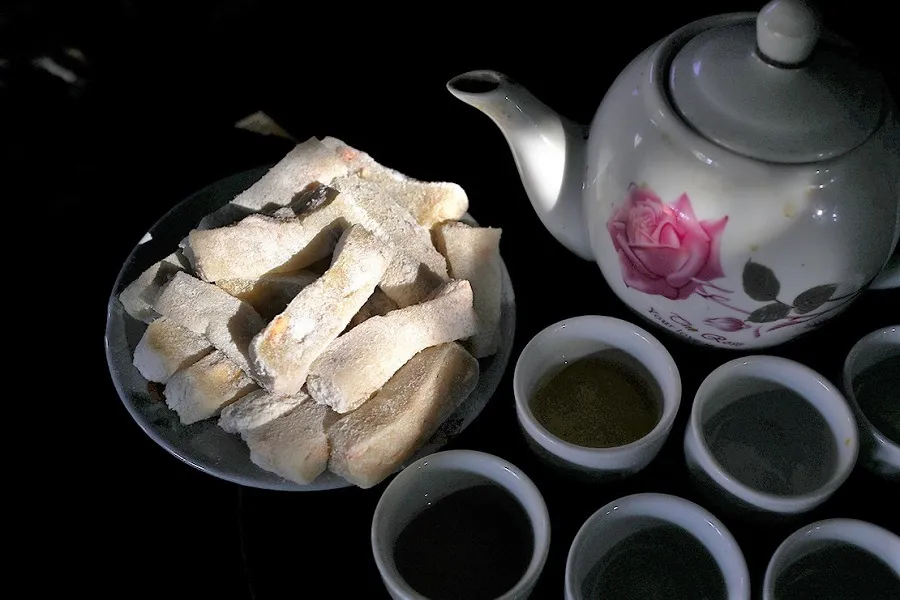 Lam sweet soup served with other types of tea
