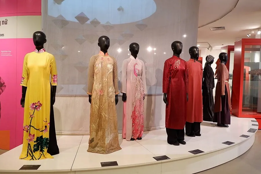 Bảo tàng Phụ nữ Việt Nam với khu trừng bày áo dài