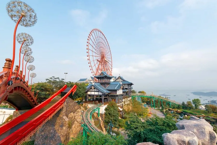 Ha Long Park with many attractive games