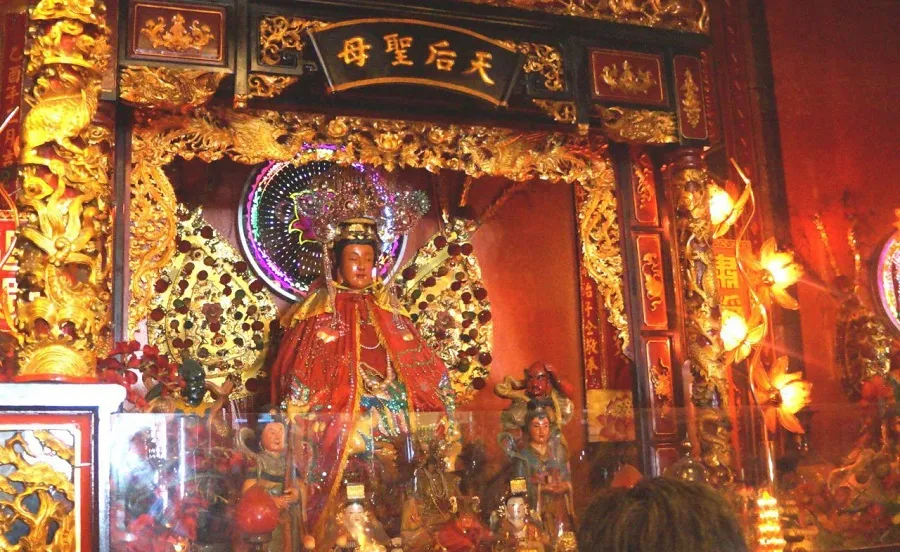 Statue of Lady Thien Hau at the pagoda

