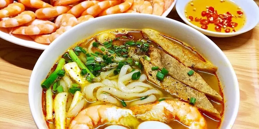 Noodle soup with sweet and fragrant broth, afraid of chewy cake
