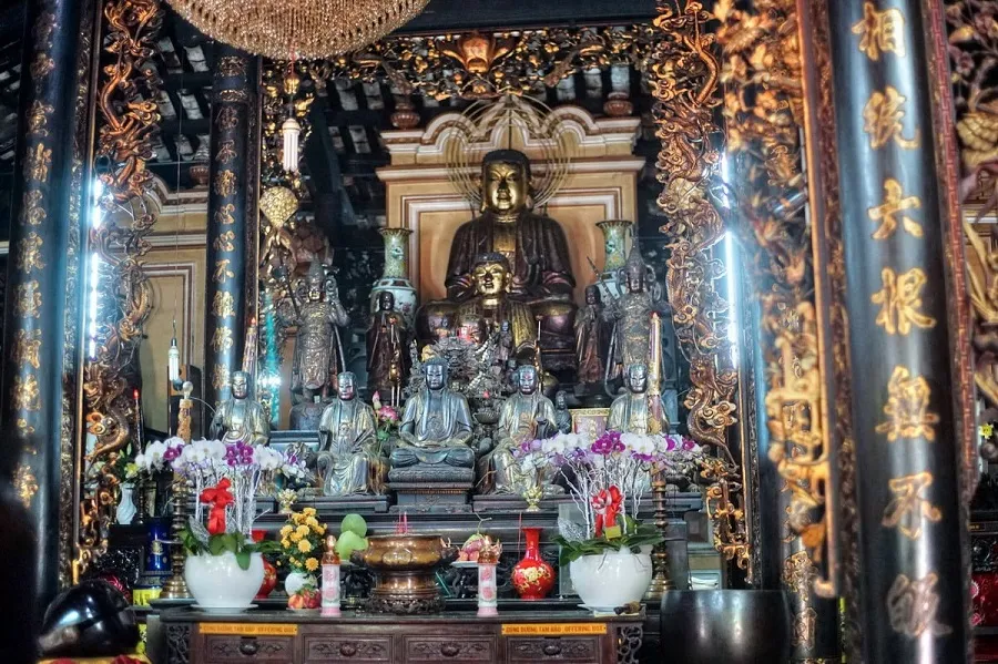 Majestic Buddha statue at the main site of Giac Lam pagoda
