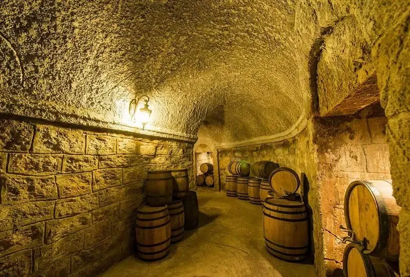 Hầm rượu Debay để lưu giữ những loại rượu đặc biệt được mang về từ Pháp