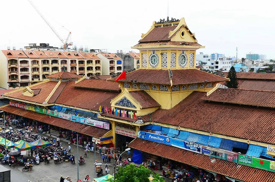 Chợ Bình Tây quận 5 là một trong những khu chợ lớn nhất tại Sài Gòn