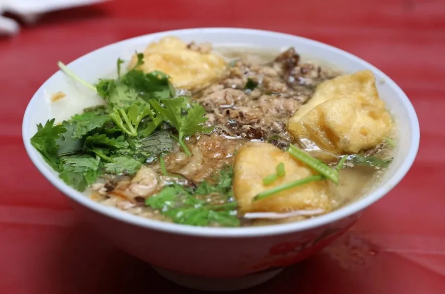 Banh Duc also has many different ways to prepare it