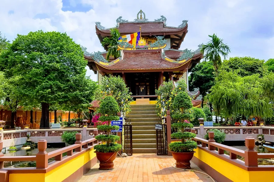 One Pillar Pagoda in Thu Duc is another version of Hanoi One Pillar Pagoda
