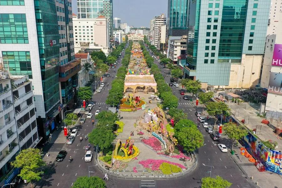 Nguyen Hue Walking Street is an entertainment spot not to be missed

