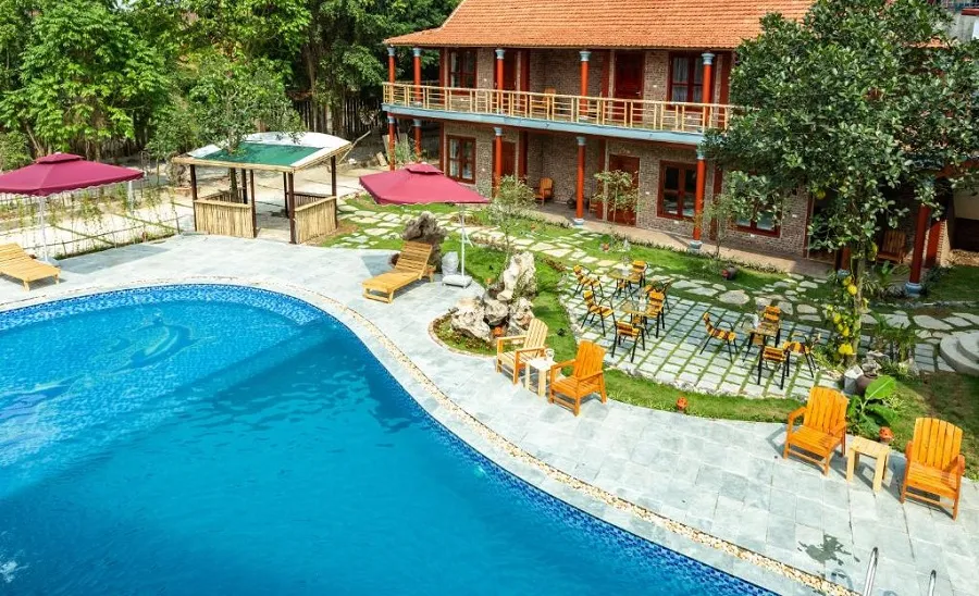 Homestay with swimming pool and green space

