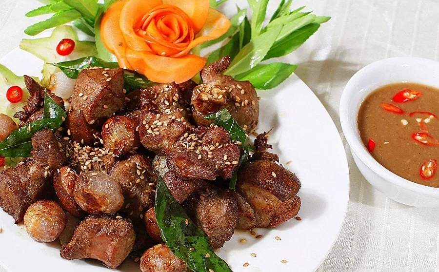 Ninh Binh mountain goat is delicious and captivates diners
