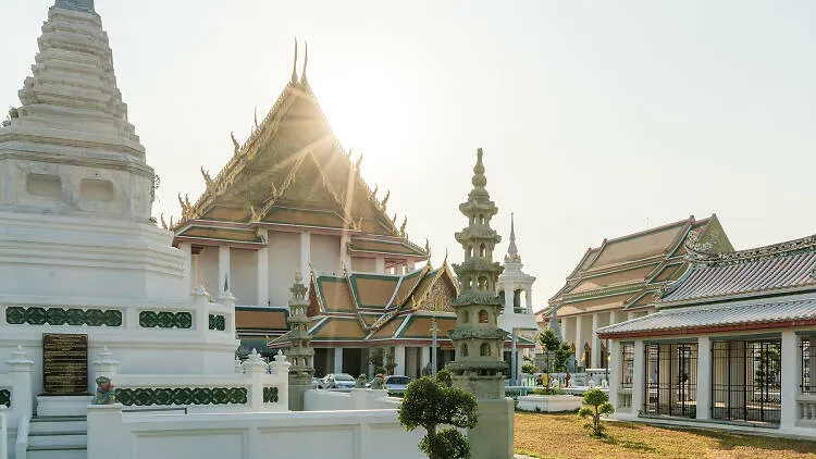 Wat Kalayanamitr | Attractions in Thon Buri, Bangkok