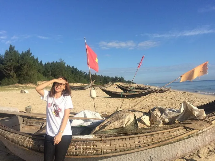 Biển Vinh Thanh Huế - “Mê mẩn” với vẻ hoang sơ yên bình