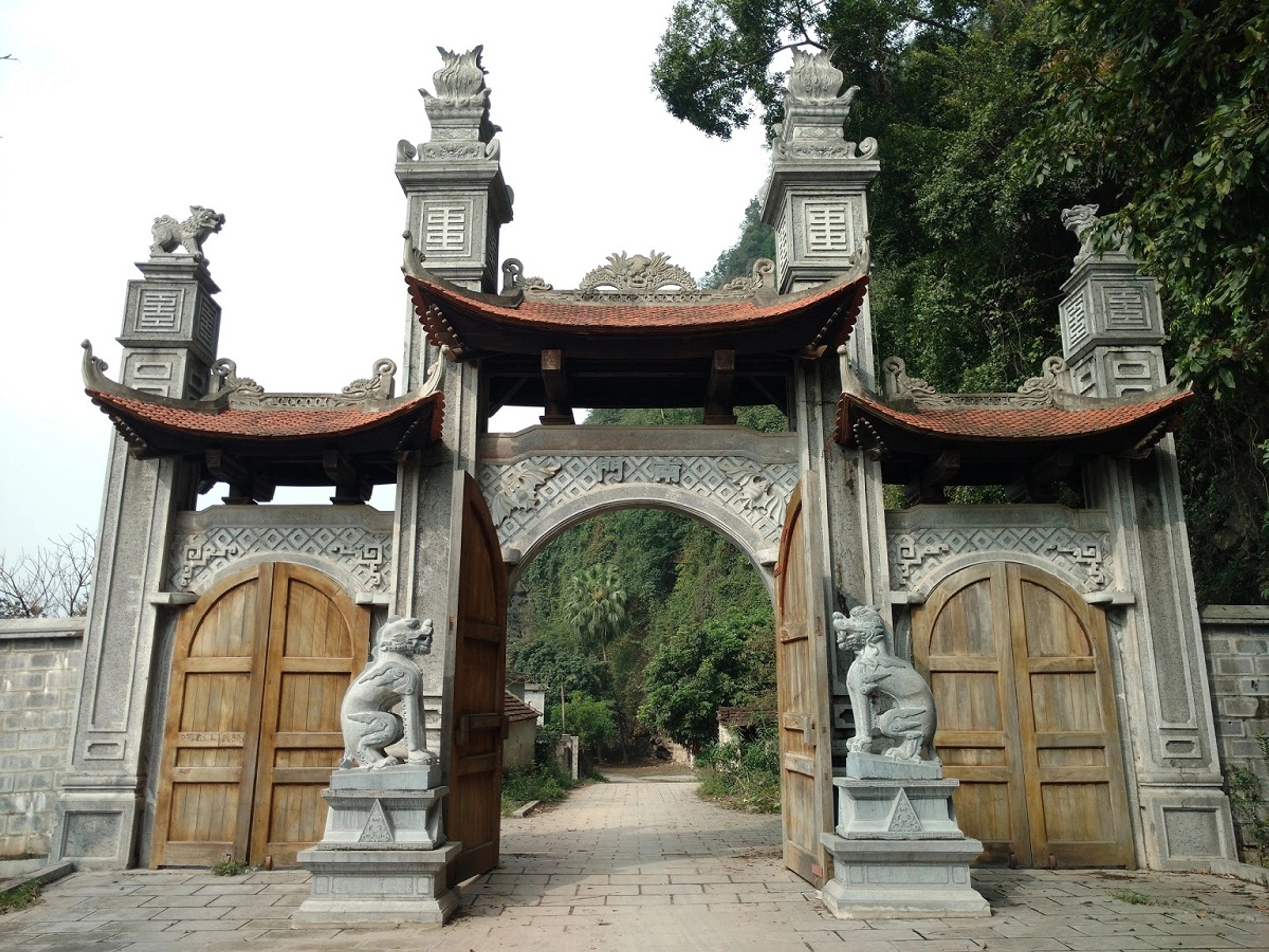 Tour du lịch Ninh Bình: Cố Đô Hoa Lư - Thung Nham 1 ngày