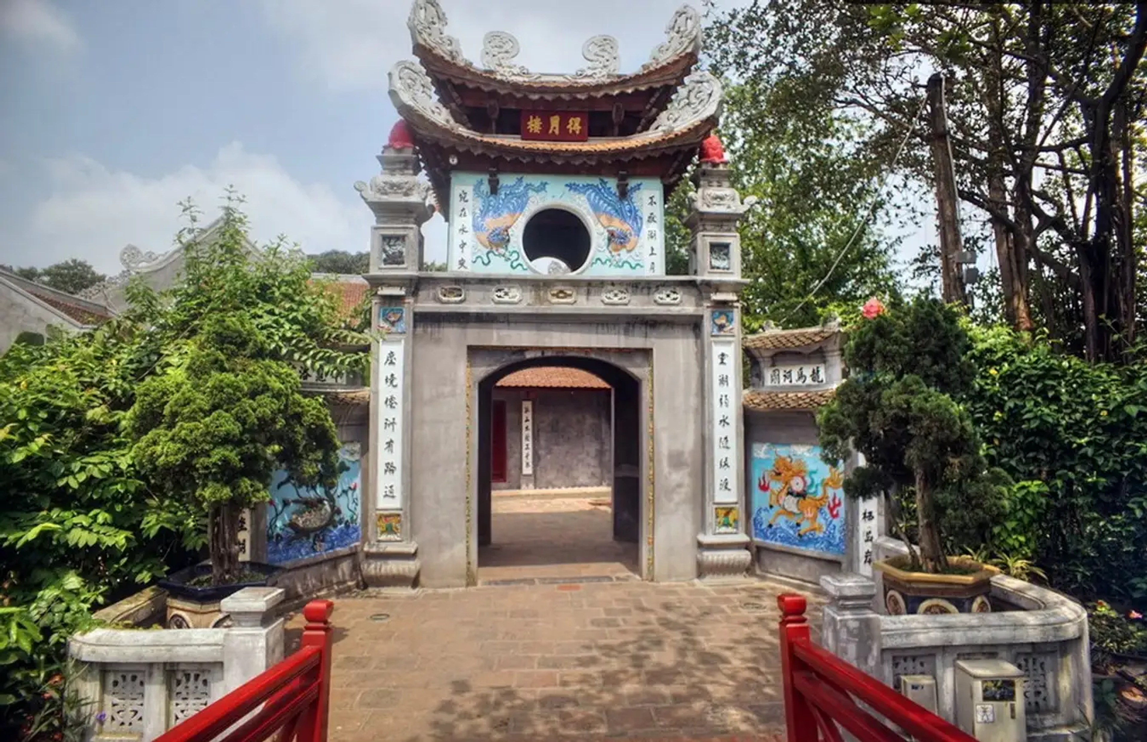Ngoc Son Temple - Spiritual Cultural Symbol in the Heart of Hanoi