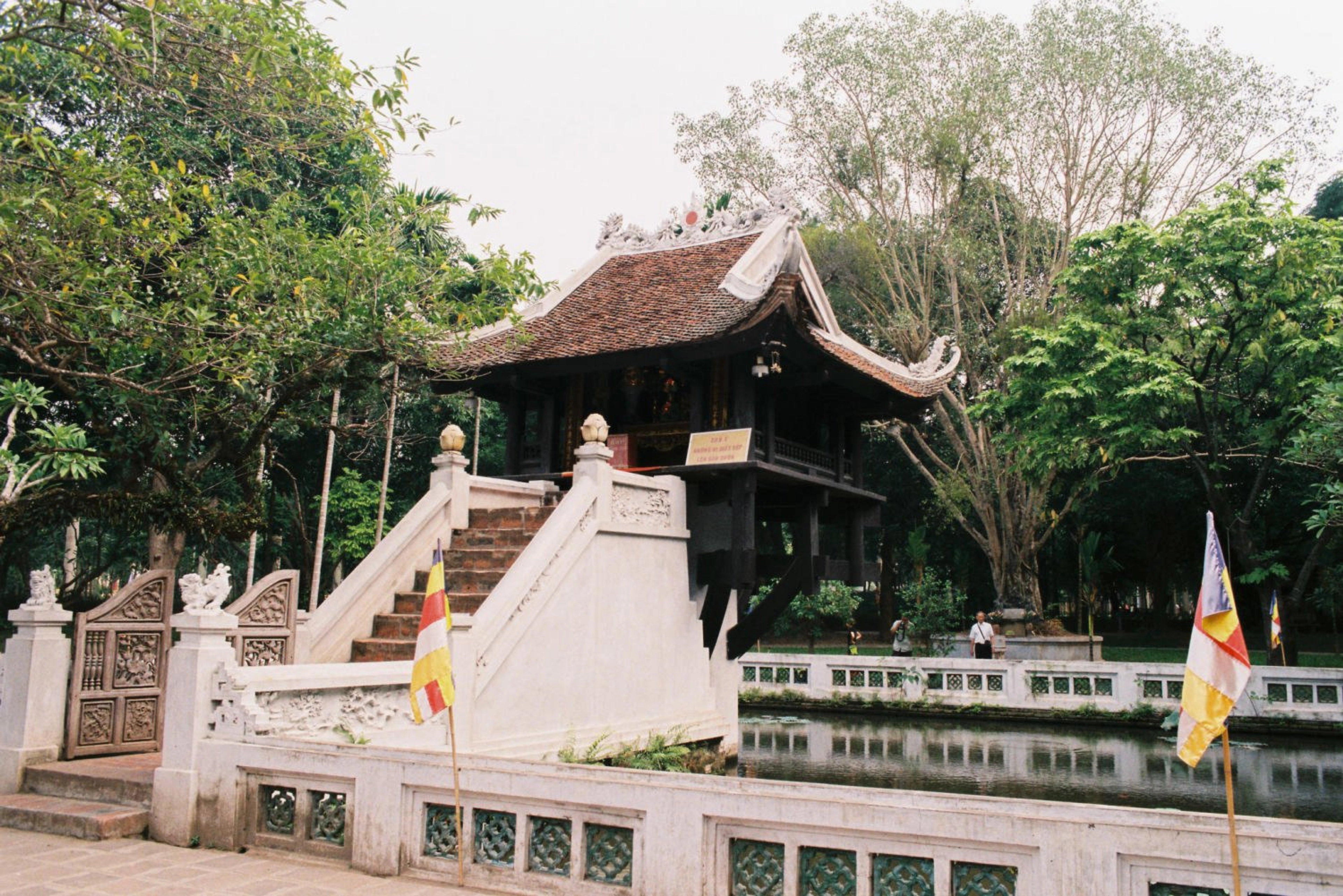 One Pillar Pagoda - A unique spiritual and cultural tourist destination in Hanoi