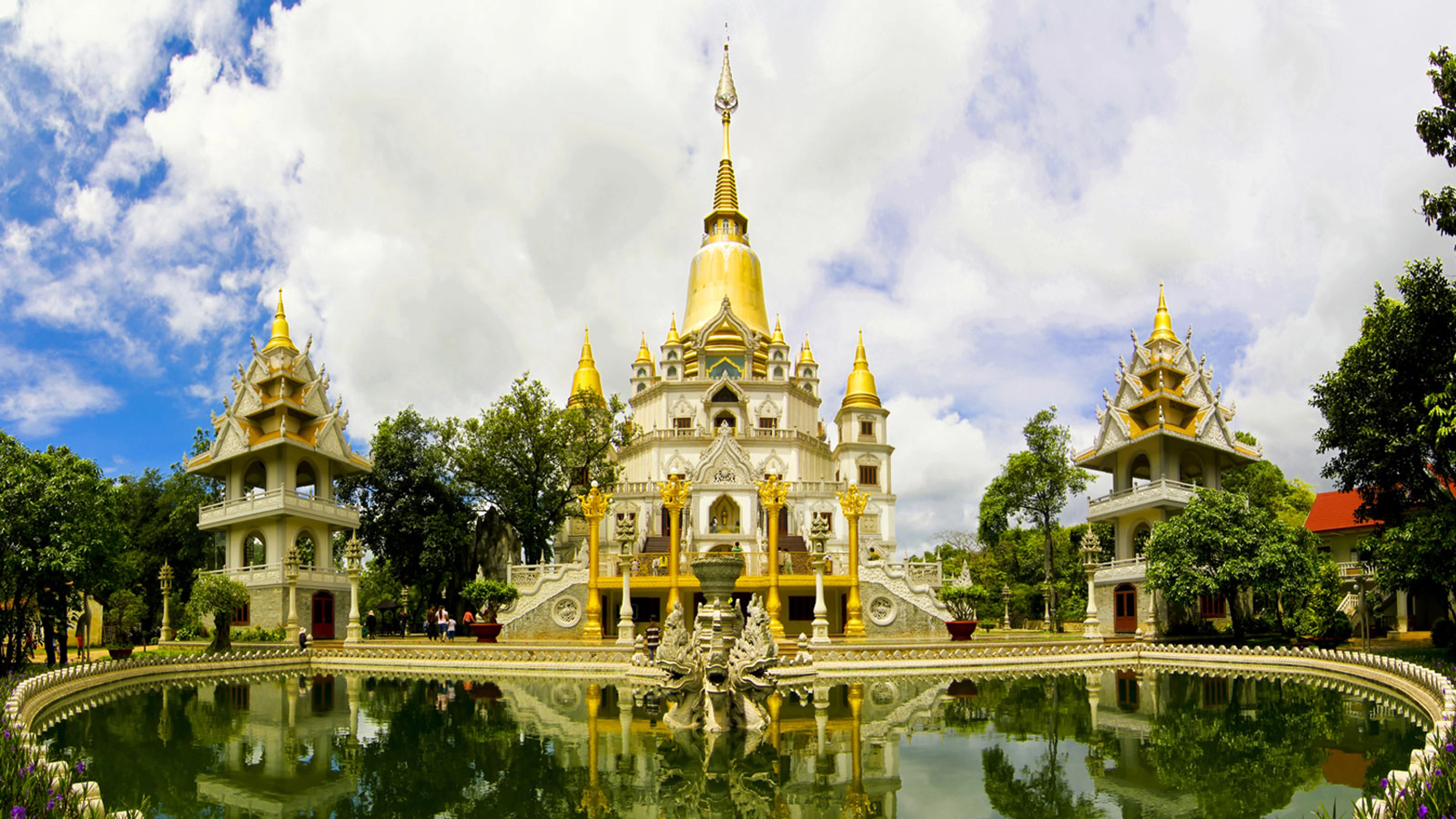 Buu Long Pagoda - A Thai-Styled Temple in the Heart of Saigon