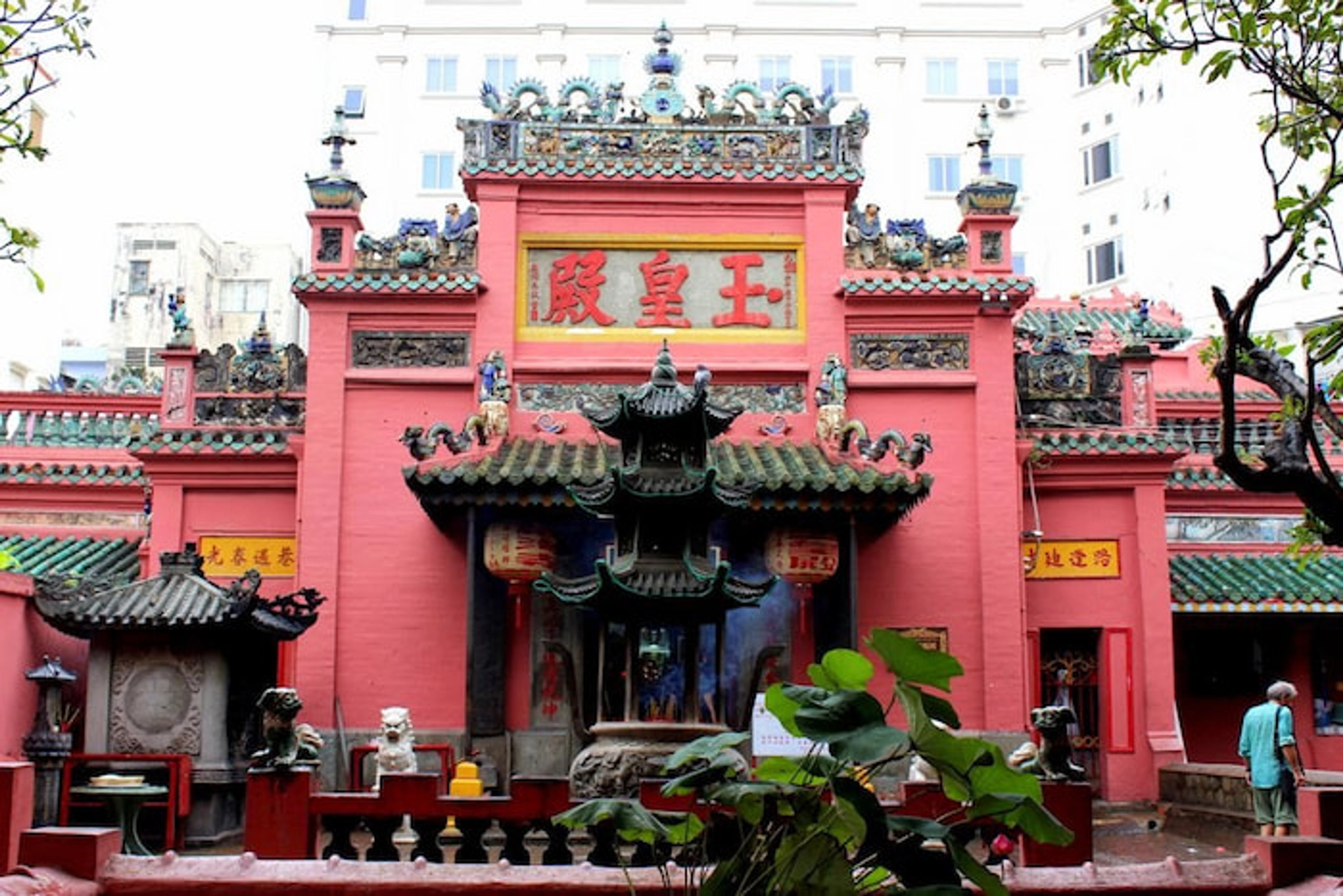 Chùa Ngọc Hoàng - Ngôi chùa linh thiêng và độc đáo ở Sài Gòn