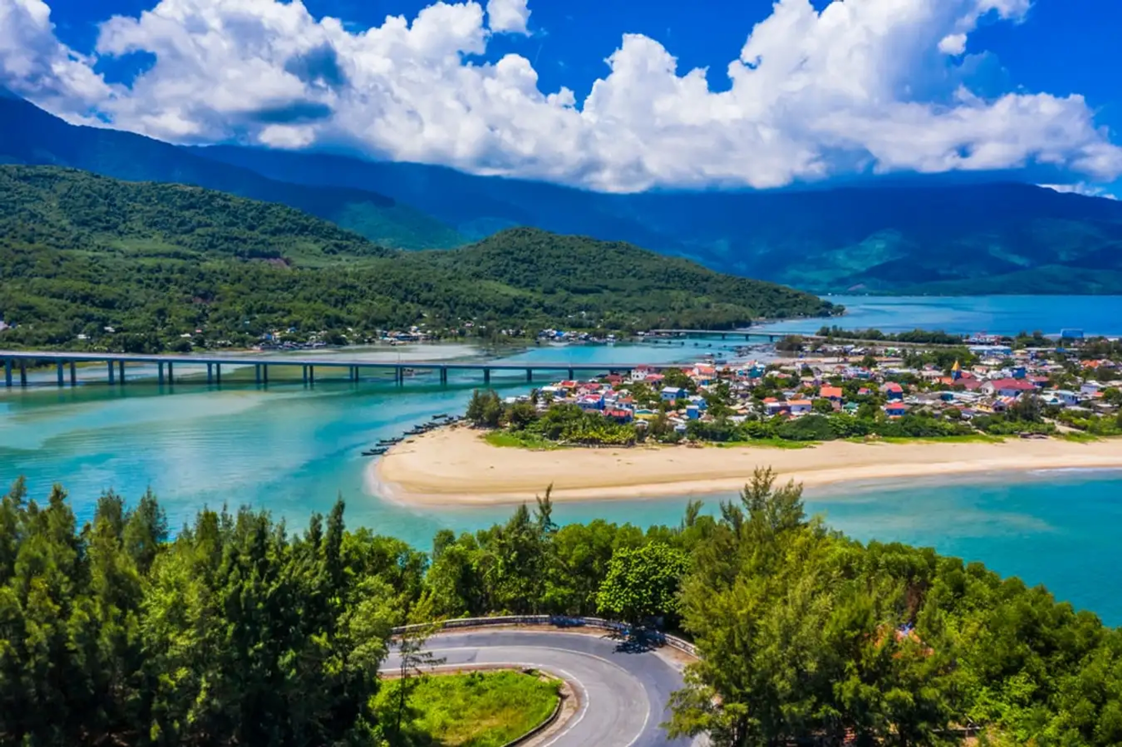 Vịnh Lăng Cô Huế - Một trong những vịnh biển đẹp nhất thế giới ở cùng đất cố đô