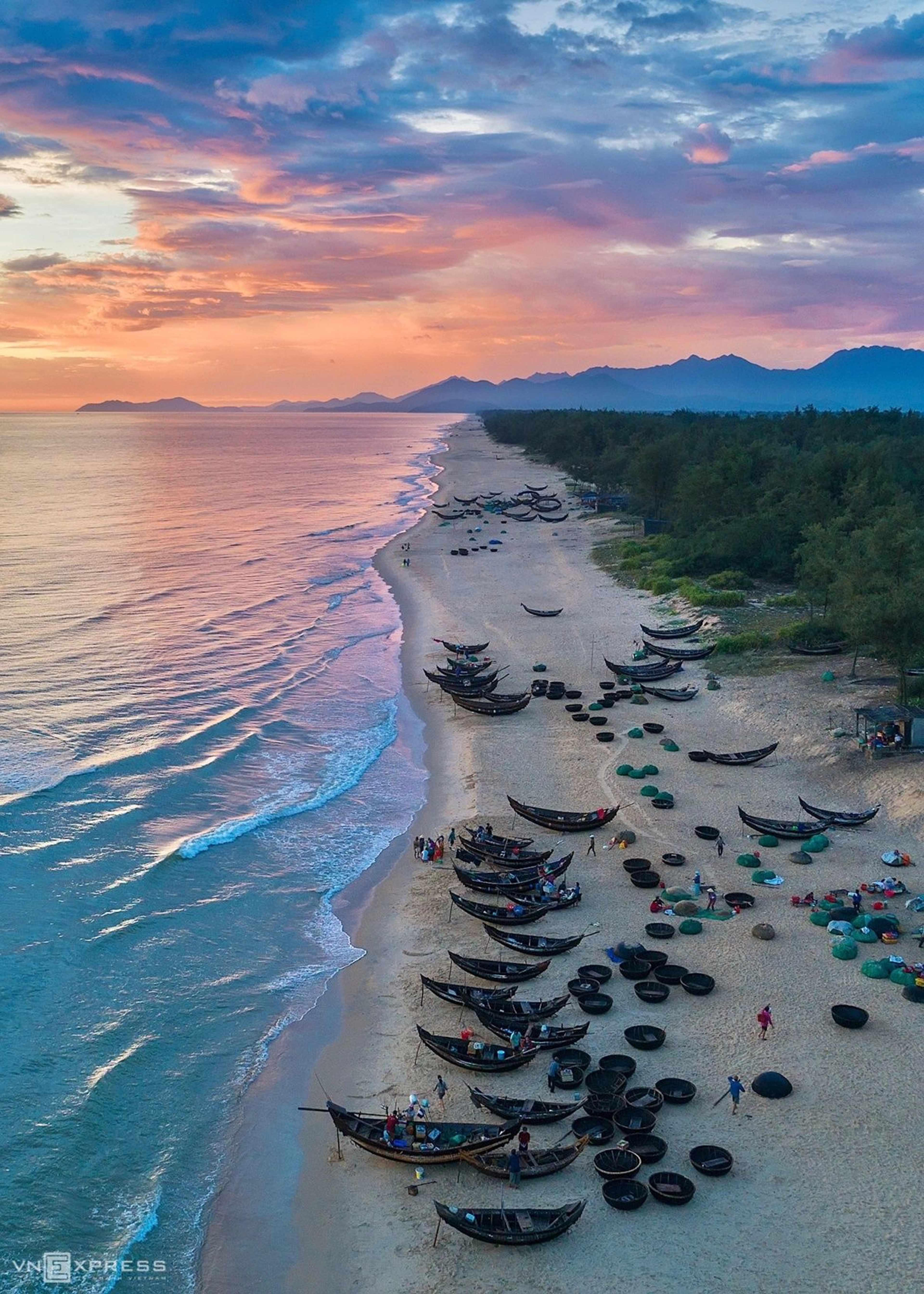 Khám phá biển Vinh Thanh Huế - Vùng biển hoang sơ, yên bình
