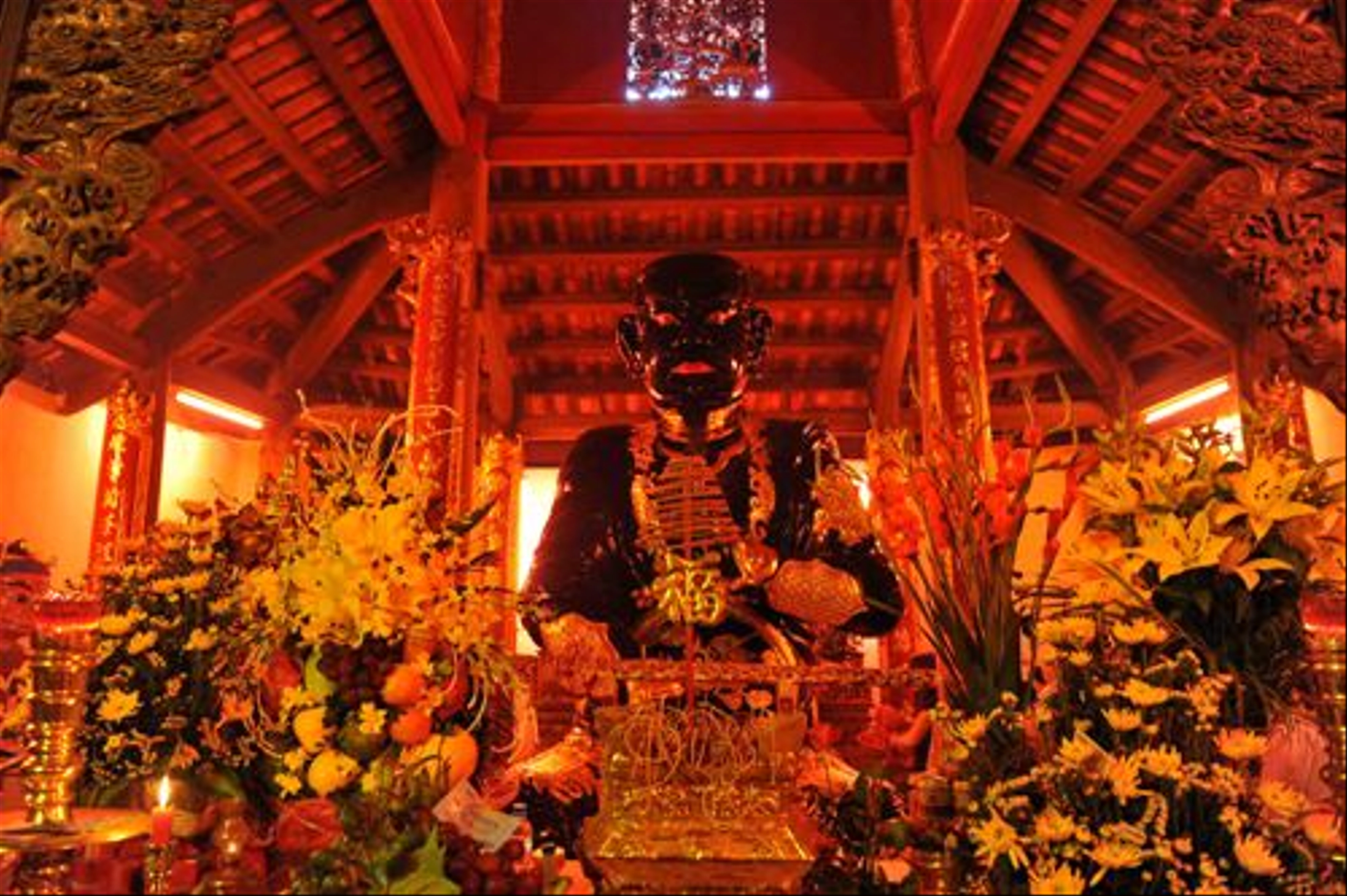 Quan Thanh Temple "eternal Holy Land" Protects Thang Long BDATrip