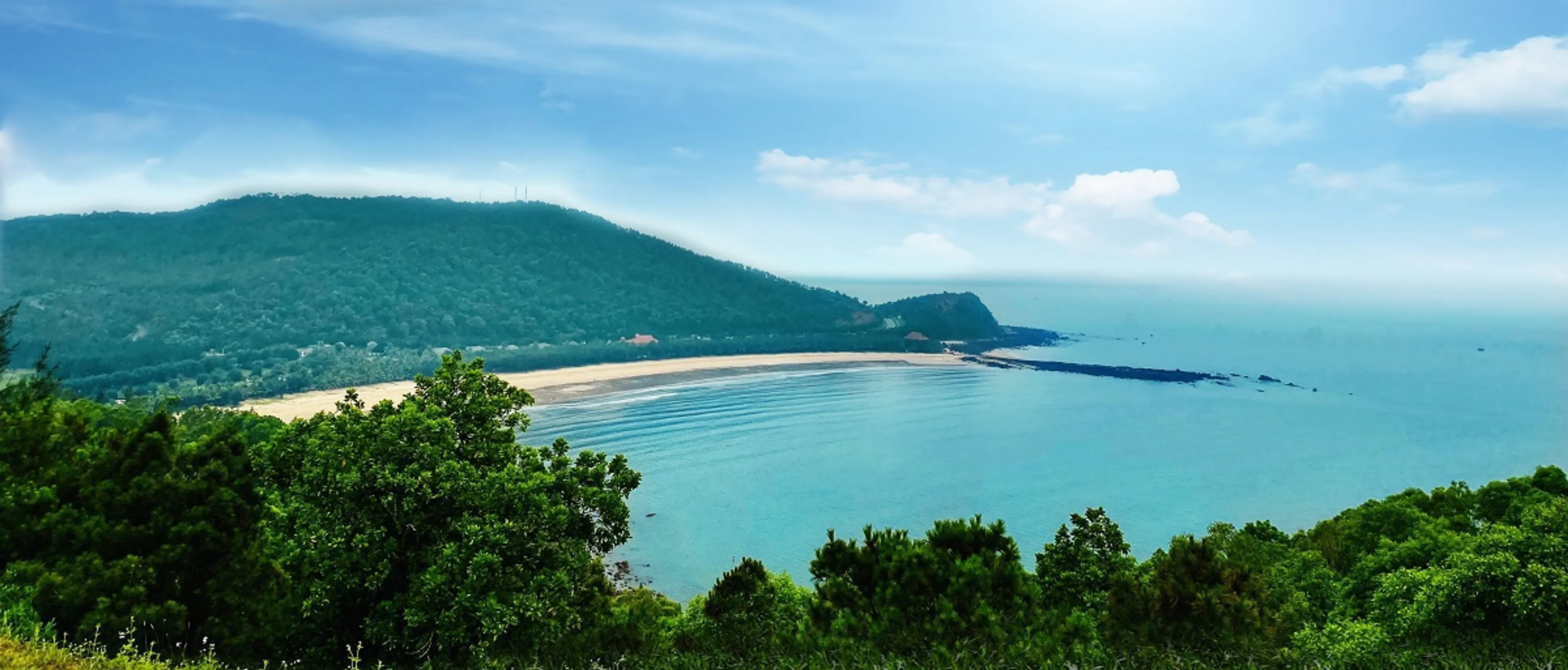 Du lịch Bãi Lữ Nghệ An chiêm ngưỡng nước biển trong vắt cát trắng mịn nắng vàng