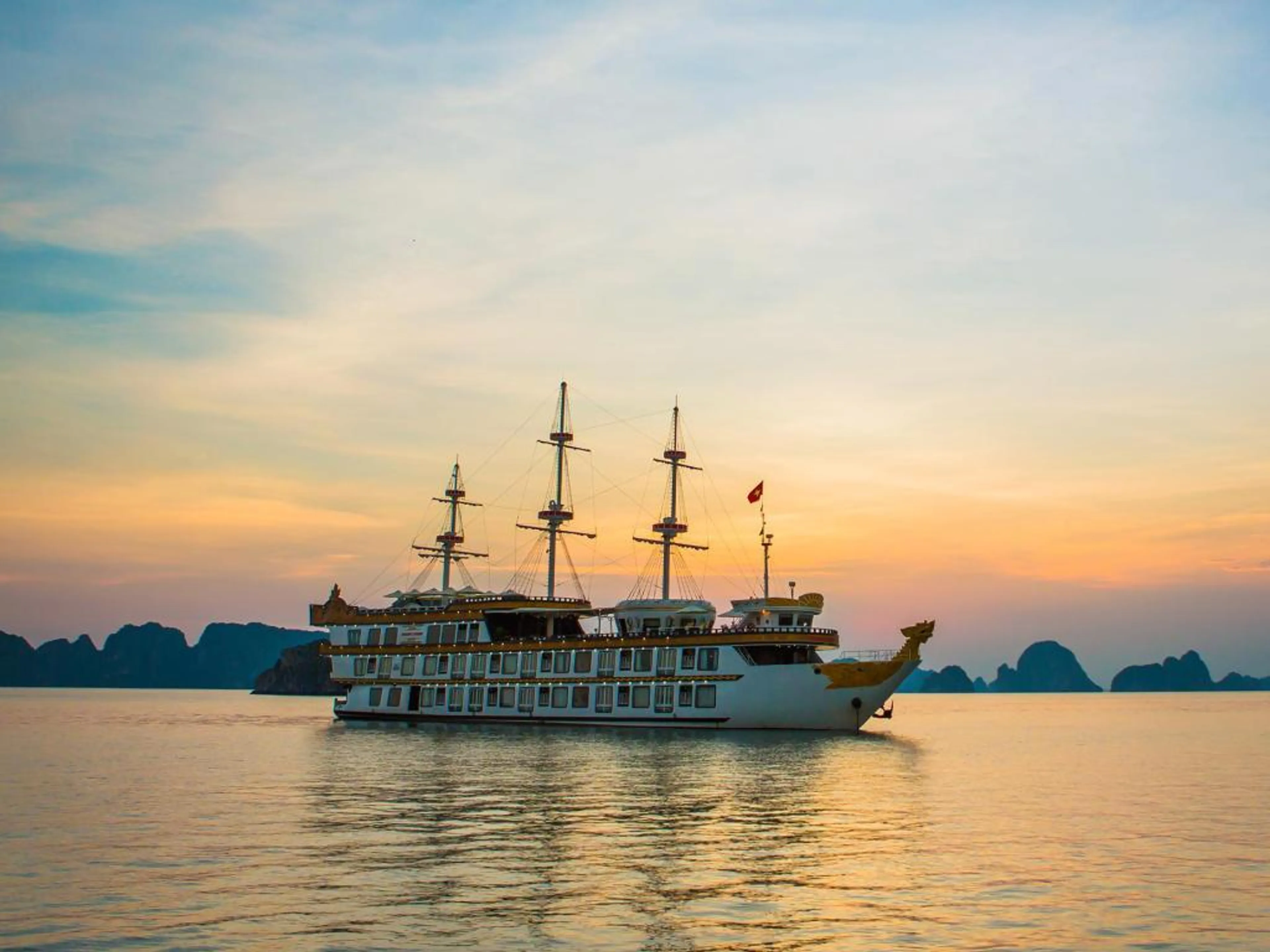 Hanoi - Ha Long Dragon King Cruise 1 Day Tour