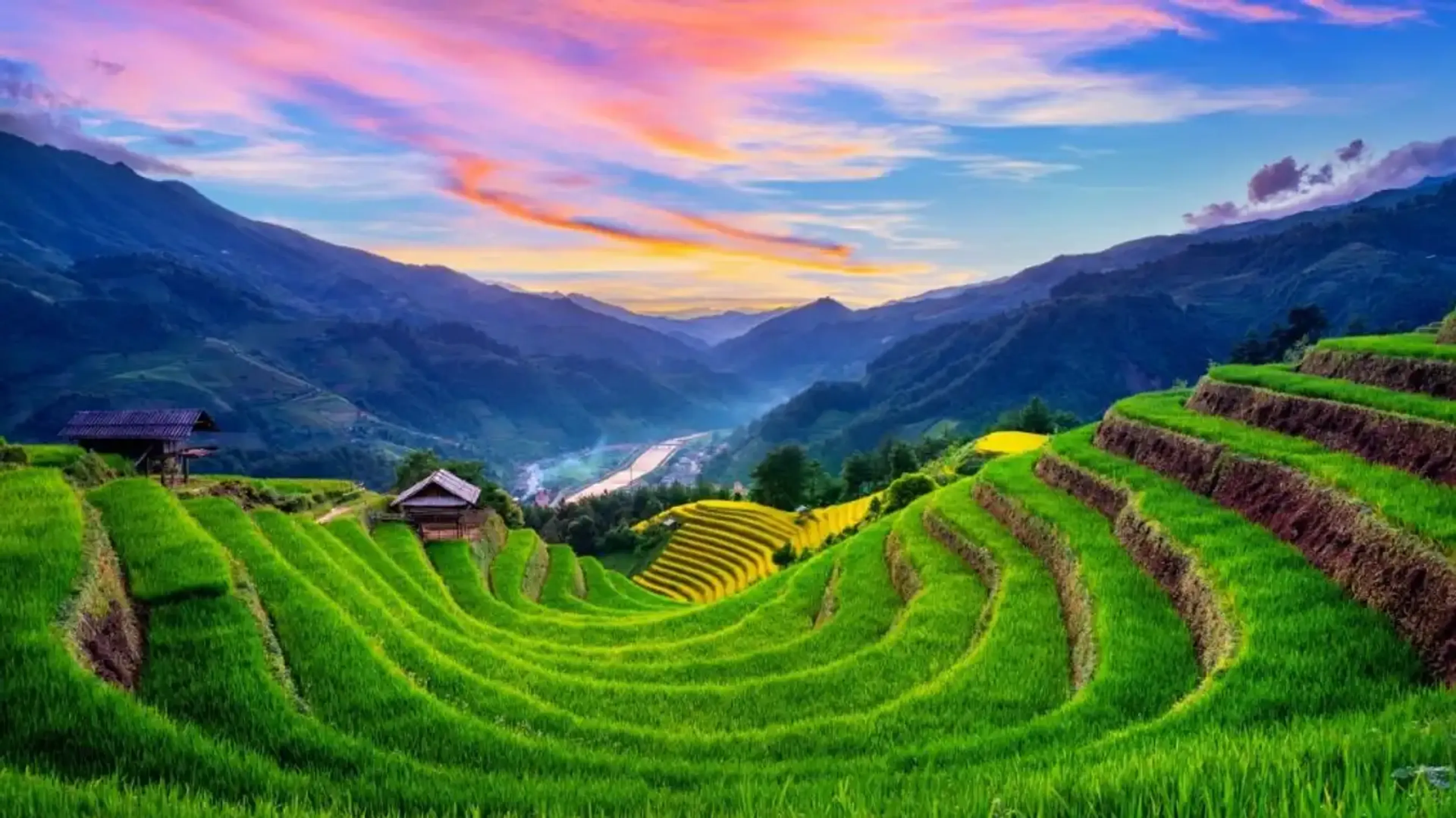 What is the most beautiful season of the year to travel to Sapa