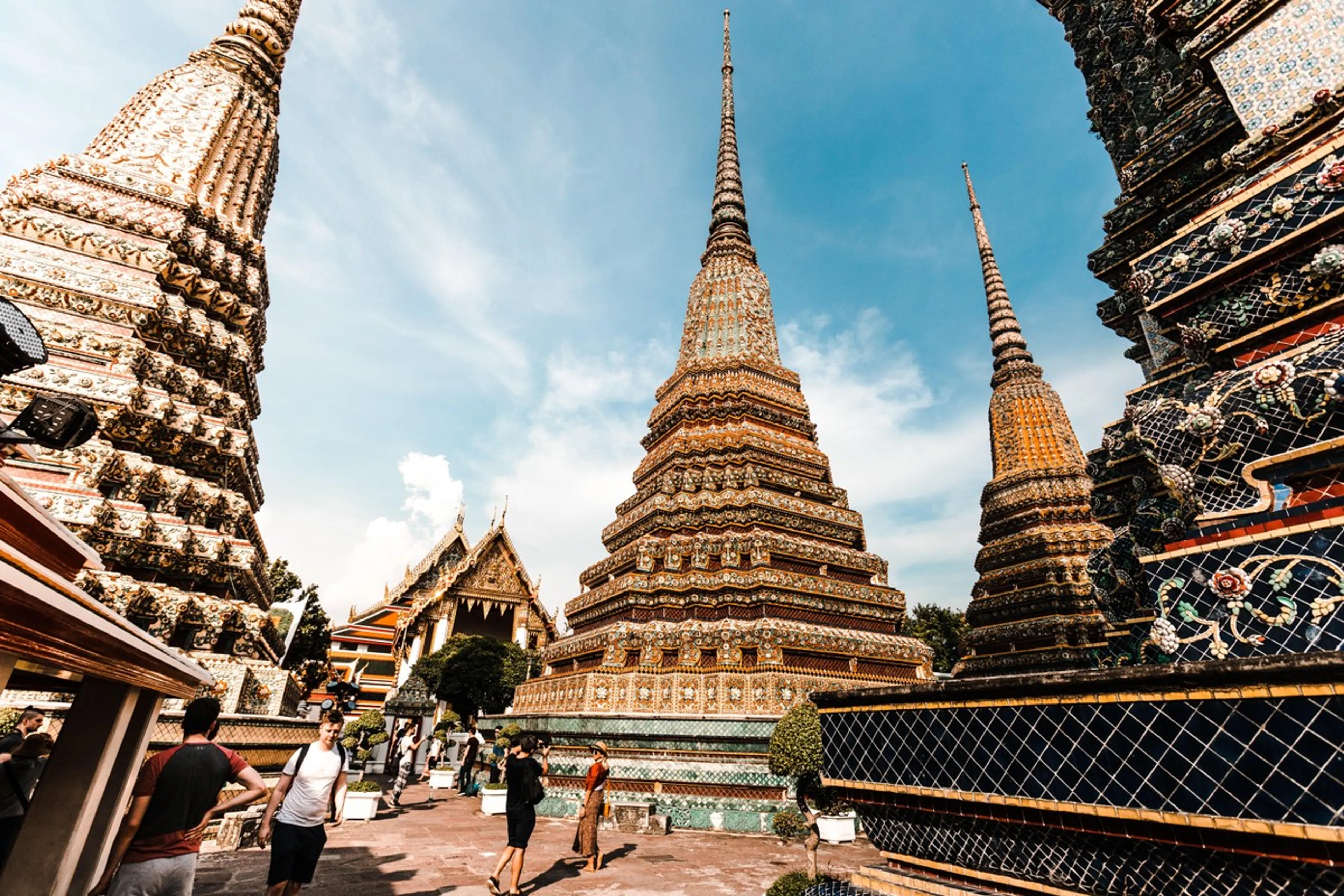 Bangkok City Pillar Shrine là một địa điểm tâm linh và văn hóa quan trọng ở trung tâm thành phố Bangkok, Thái Lan