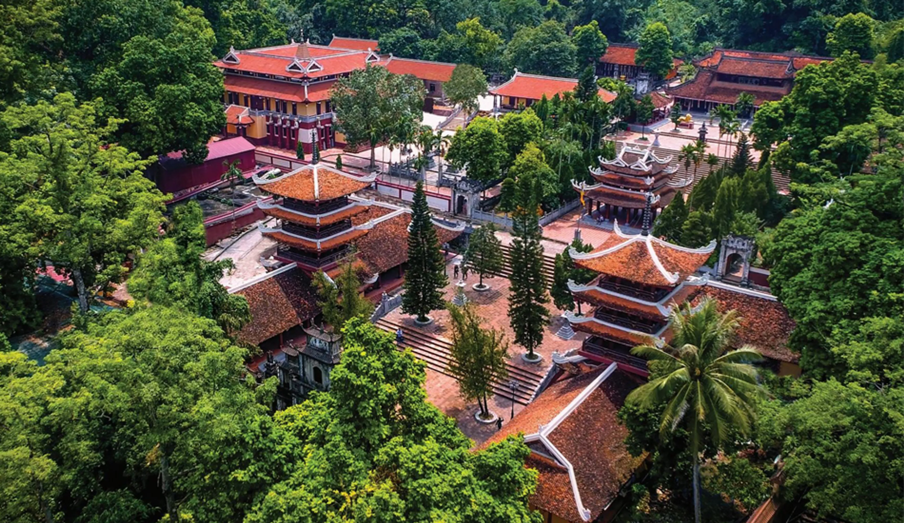 Spring trip to explore Huong Pagoda in Hanoi 2024