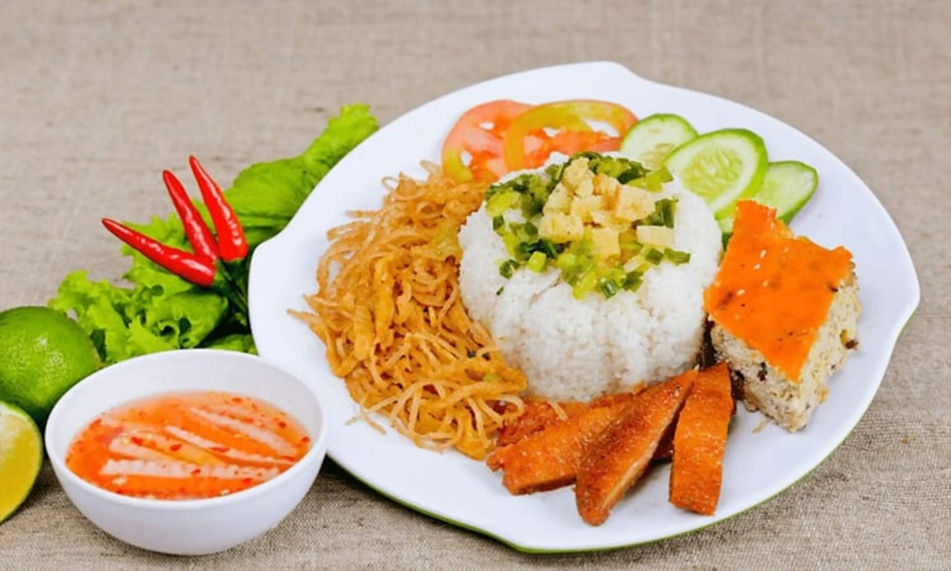 Delicious broken rice restaurants in Da Nang You must definitely enjoy