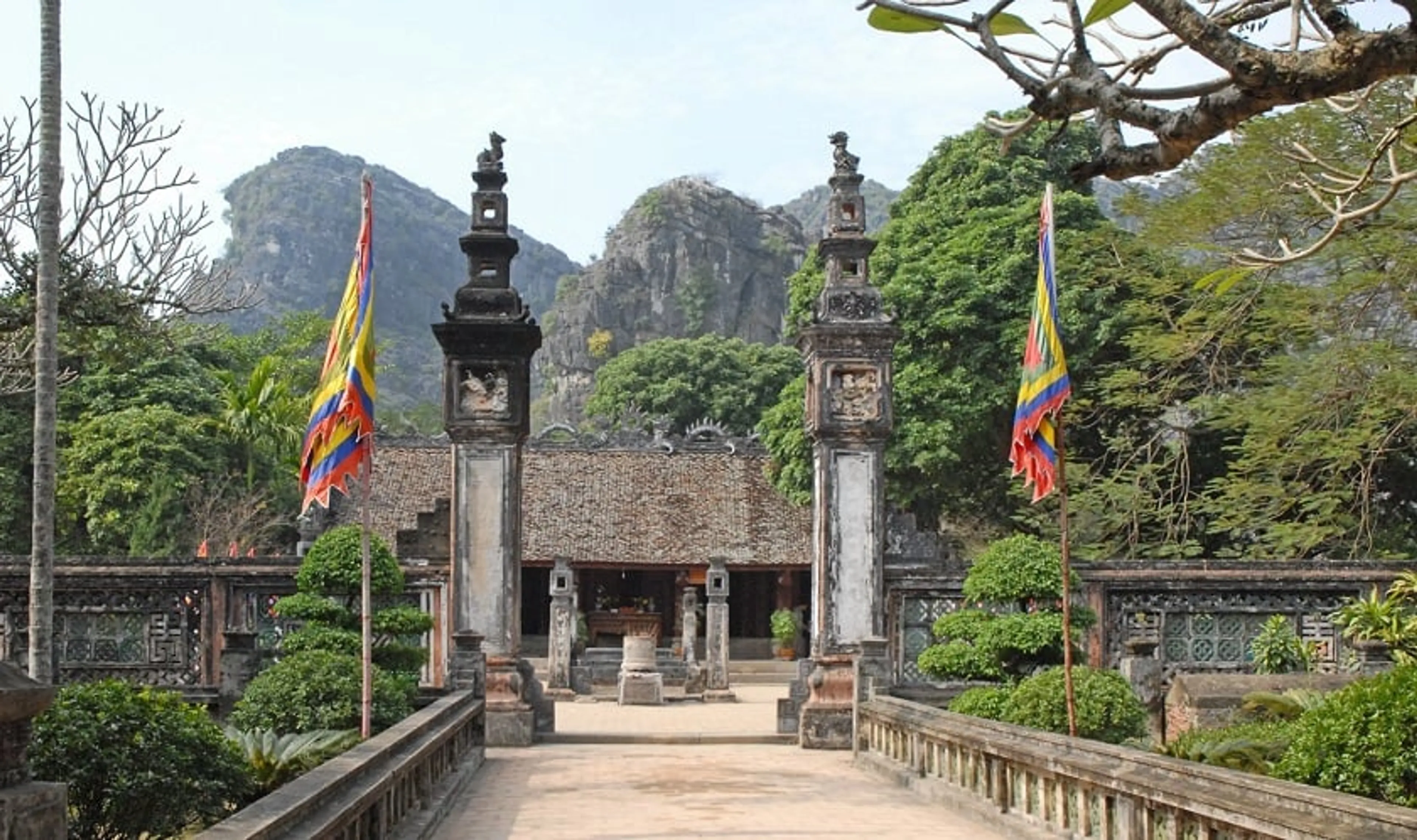 Discover the Dinh and Le Kings' Temples in Hoa Lu, Ninh Binh