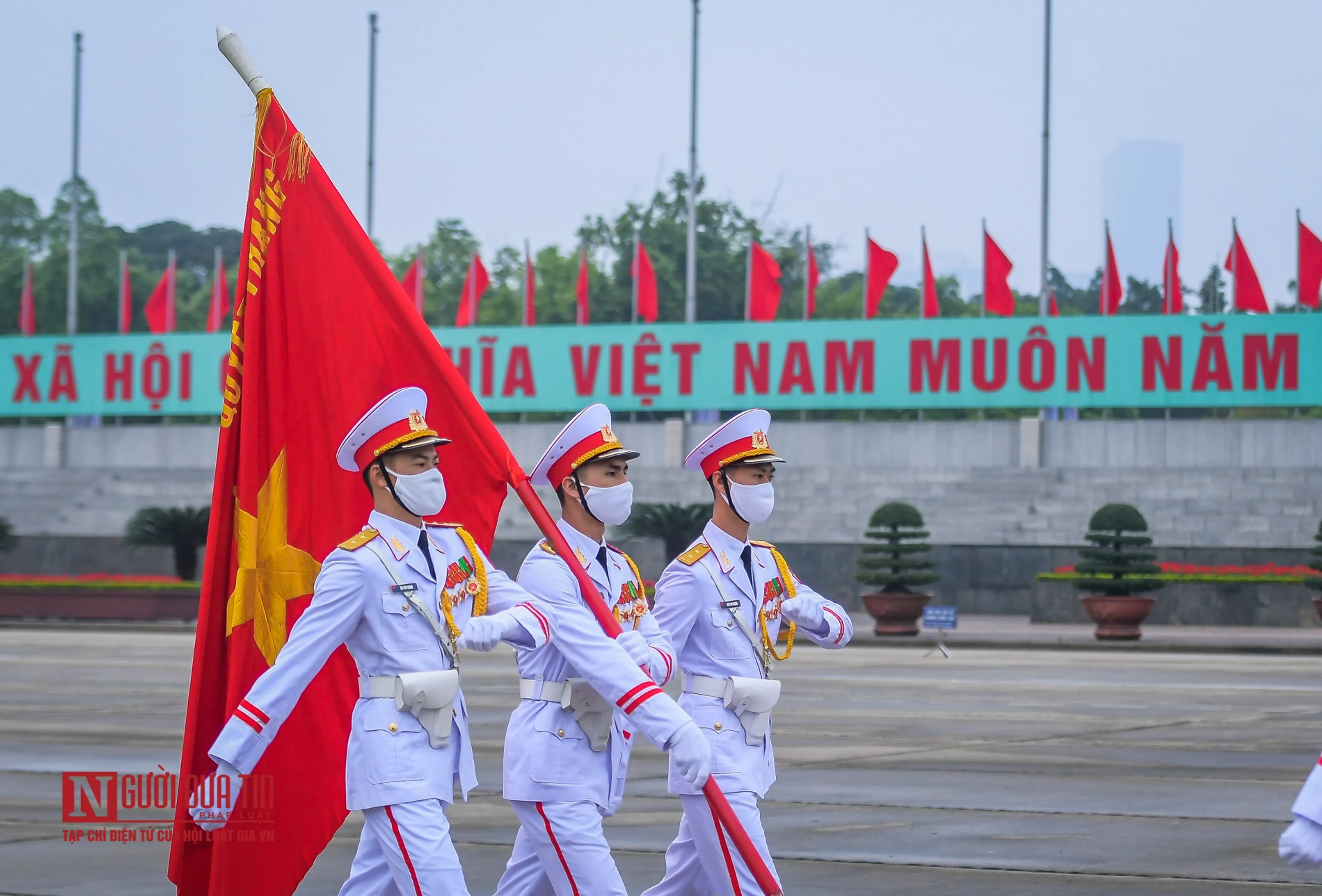 Kinh nghiệm vui chơi công viên nước Hồ Tây và tham quan Lăng Chủ tịch Hồ Chí Minh