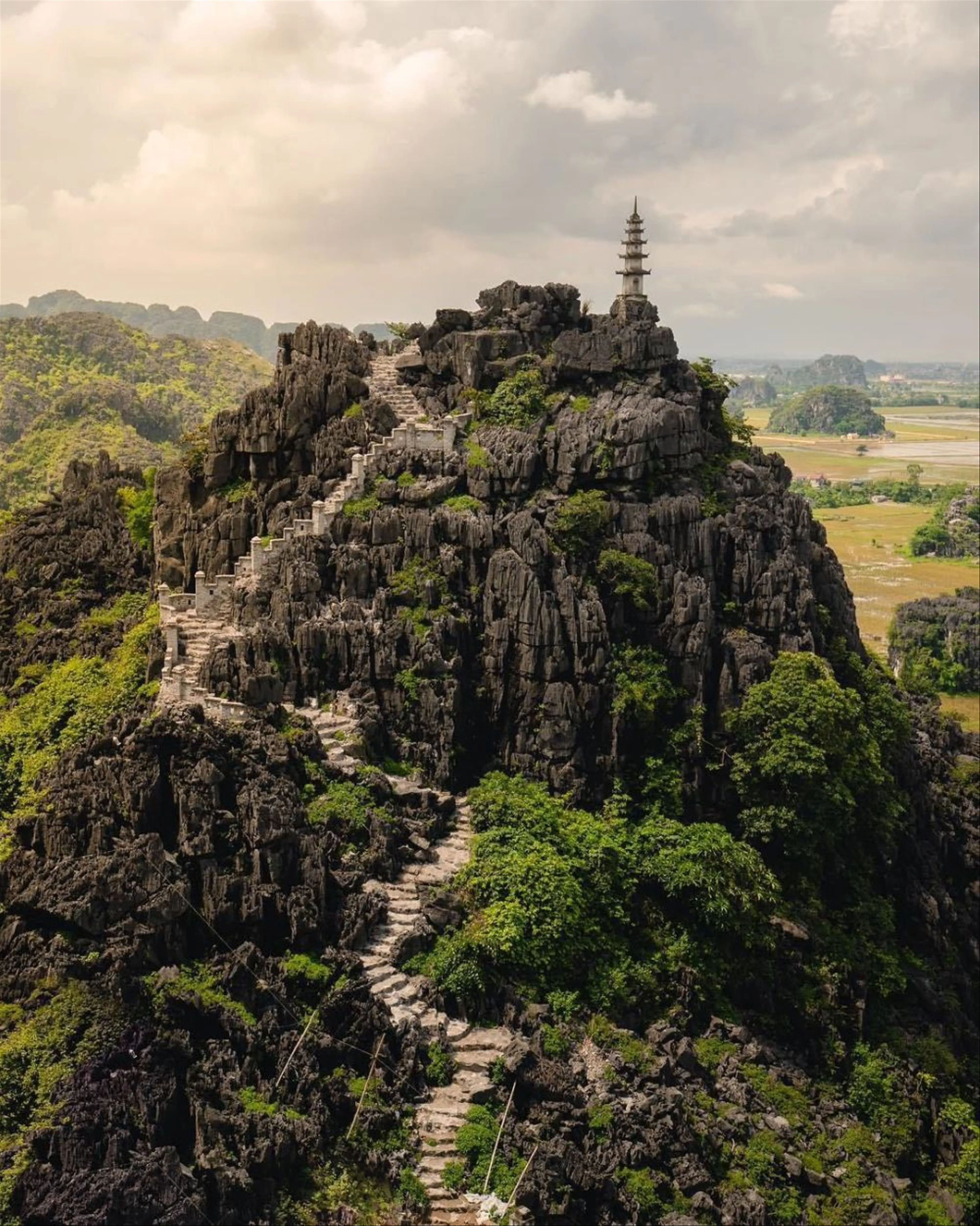 Hang Mua cave View point, a newly must-visit destination in Ninh Binh