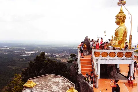 Chùa Wat Tham Suea