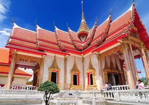 Wat Chalong là ngôi chùa quan trọng nhất và được ghé thăm nhiều nhất ở Phuket