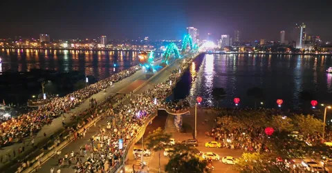 Cây cầu Rồng là biểu tượng của thành phố Đà Nẵng
