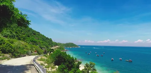Cù Lao Chàm là cụm đảo được UNESCO công nhận là khu dự trữ nguyên sinh quyền Thế giới năm 2009