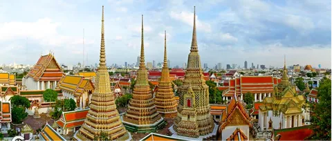 Các trụ chedi trong chùa Wat Pho
